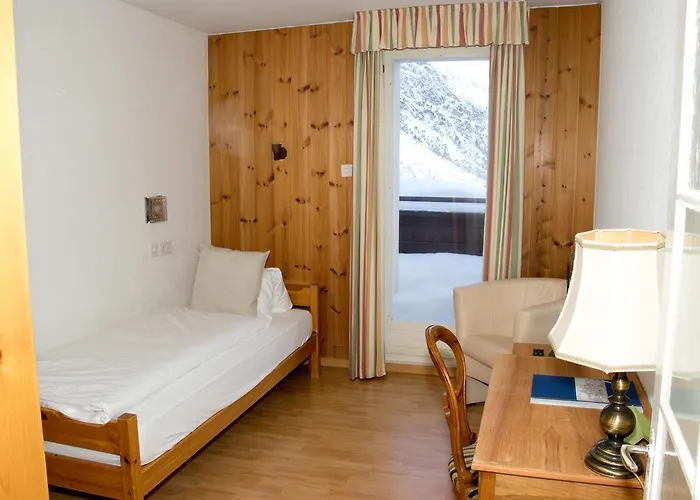 查曼纳住宿加早餐酒店 2* 阿罗萨